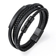 Bracelet multi-rangs en cuir noir tressé avec plaque et fermoir aimanté noir mat.