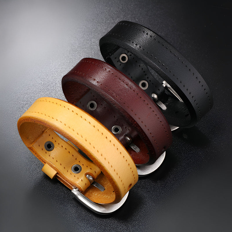 Lot de bracelets en cuir simple avec boucle ardillon, couleurs noir, café et jaune.