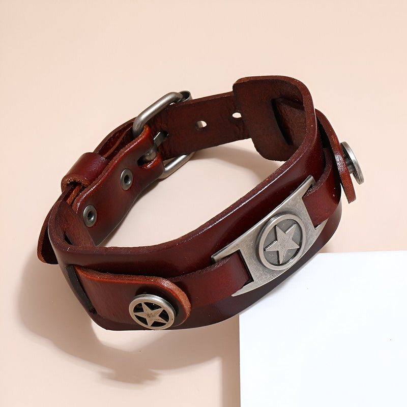 Bracelet en cuir marron avec trois étoiles en métal argenté, style Falcon pour homme.