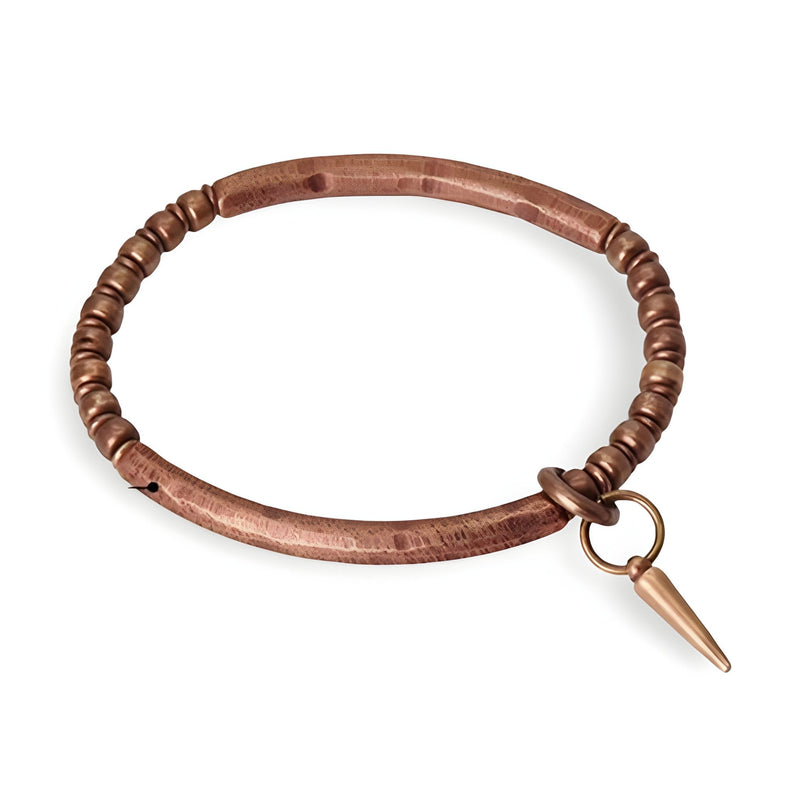 Bracelet en cuivre marron avec perles et pendentif conique doré, style mixte raffiné.