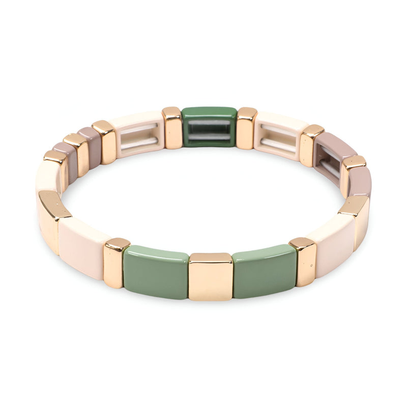 Bracelet femme Calypso en émail vert, nude et doré à maillons rectangulaires lisses.