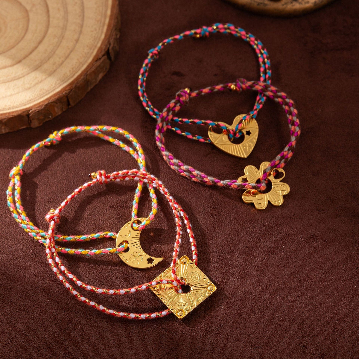 Bracelet en fil tressé, médaillon doré éclatant, bijou délicat pour accompagner votre style au quotidien, modèle Sumia