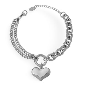 Bracelet en maille gourmette argentée avec pendentif cœur lisse et fermoir mousqueton ajustable.