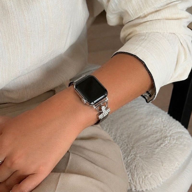 Brazalete de malla para Apple Watch, acero inoxidable con cierre magnético, adorno de cruz y óxido de circonio, modelo Aménia