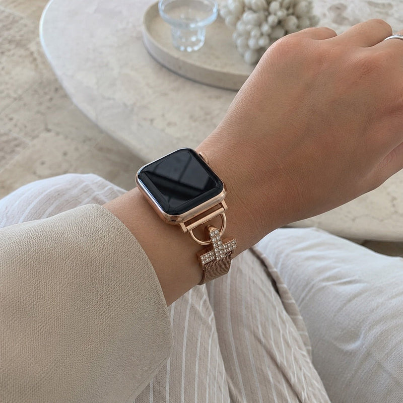 Brazalete de malla para Apple Watch, acero inoxidable con cierre magnético, adorno de cruz y óxido de circonio, modelo Aménia