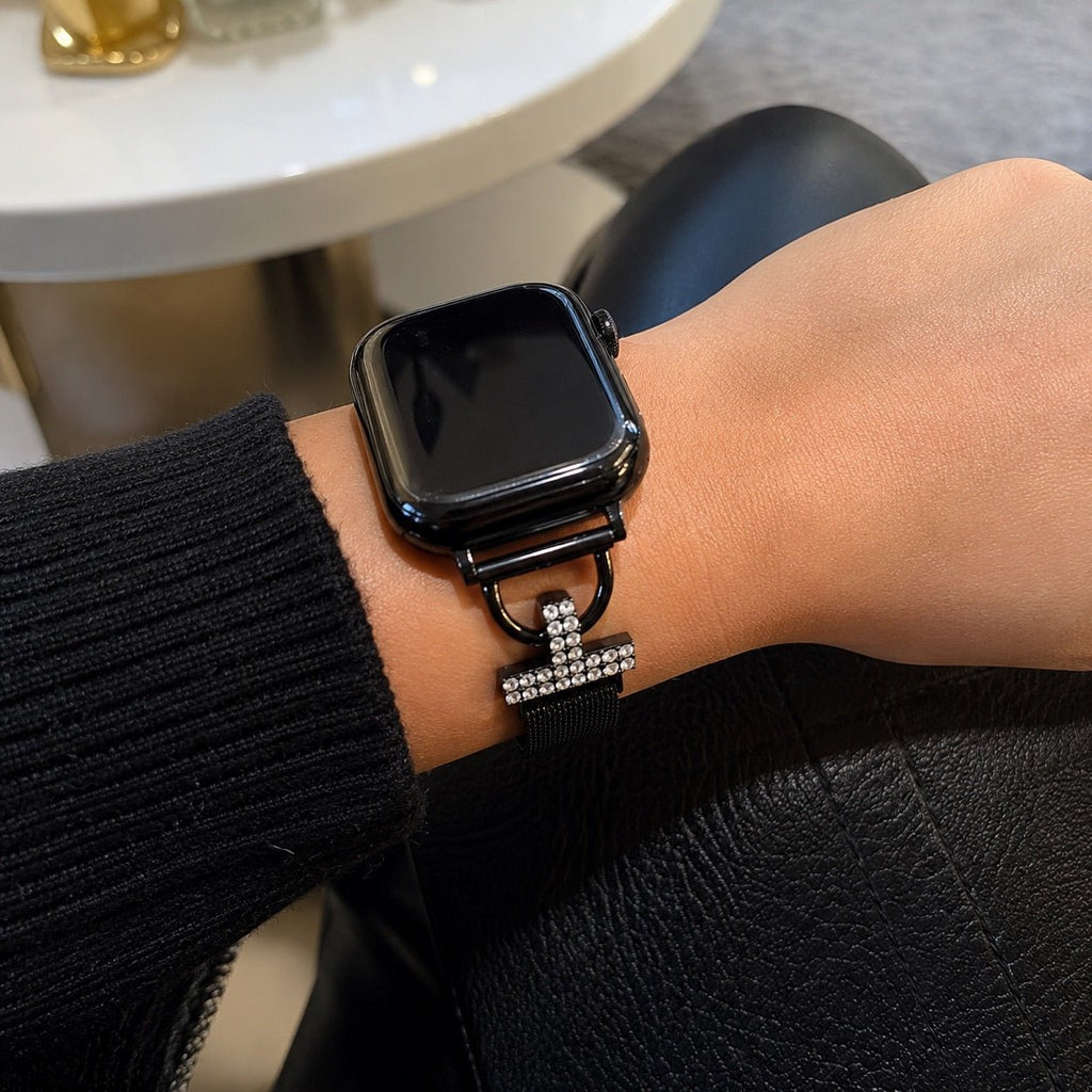Brazalete de malla para Apple Watch, acero inoxidable con cierre magnético, adorno de cruz y óxido de circonio, modelo Aménia
