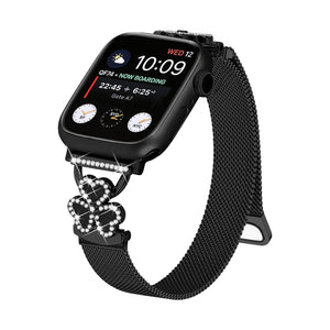 Brazalete de malla para Apple Watch, acero inoxidable con cierre magnético, colgante de trébol engastado con óxido de circonio y nácar, modelo Podale