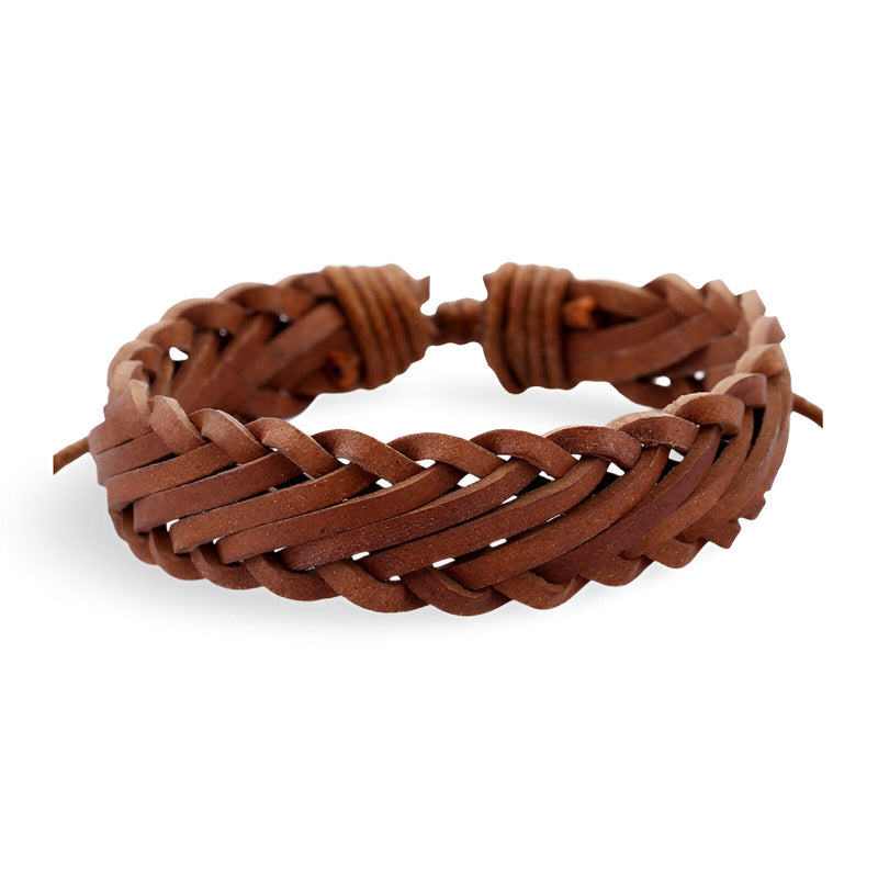 Bracelet en microfibre marron torsadé style tressé avec fermeture ajustable.
