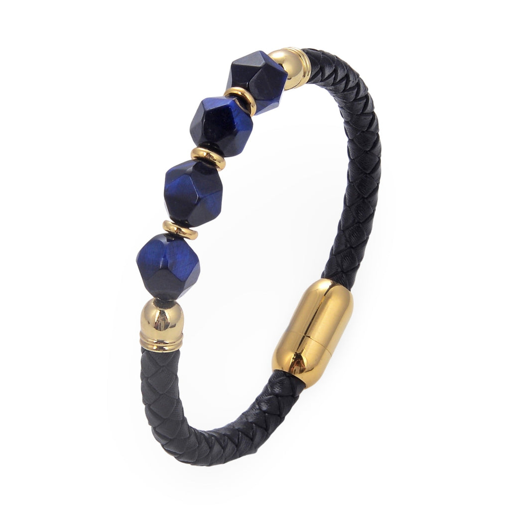 Bracelet homme en microfibre tressée noire avec perles hexagonales bleu profond et fermoir doré magnétique.