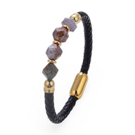 Bracelet homme en microfibre noire tressée avec pierres naturelles brunes et grises, fermoir doré.