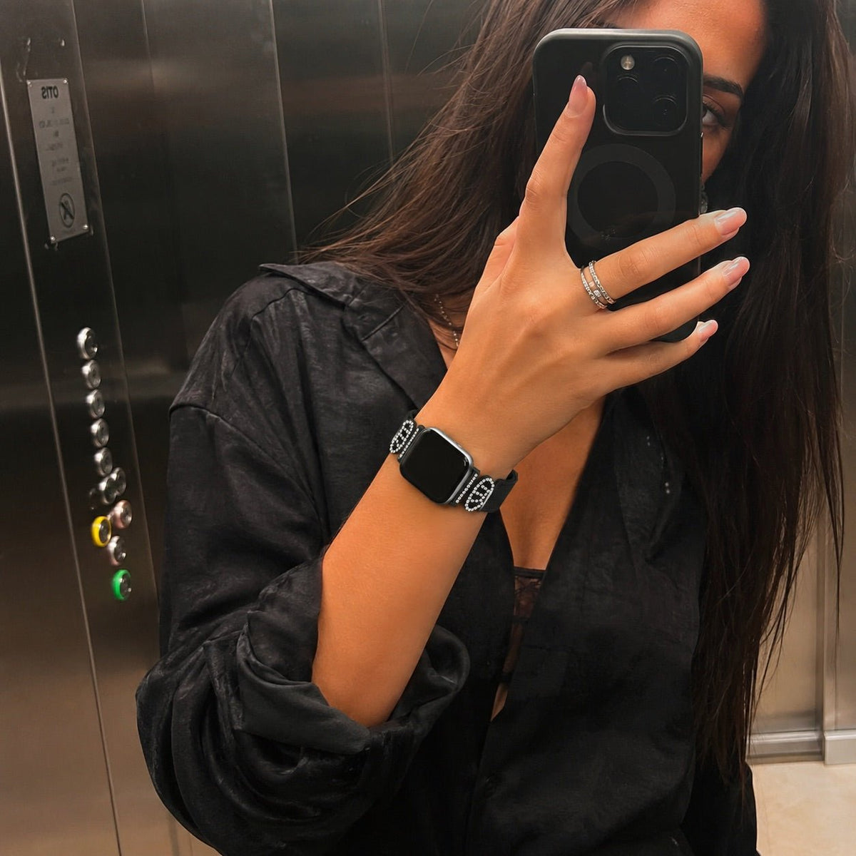Bracelet en nylon élastique pour Apple Watch, connecteurs en acier inoxydable avec motif couronne serti de cristaux, ajustable et léger, modèle Irène
