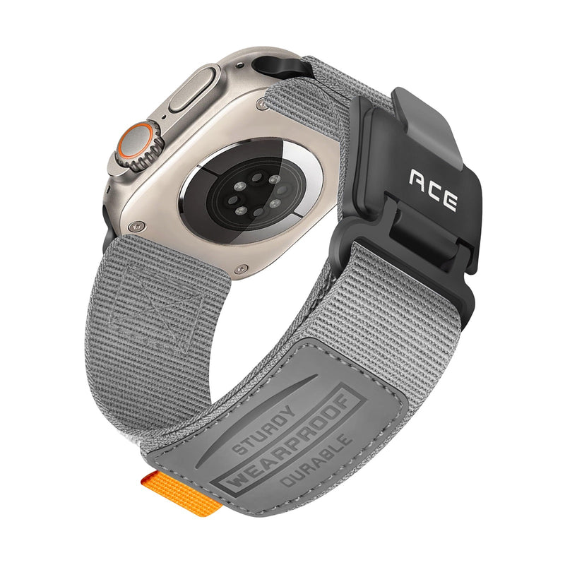 Bracelet nylon gris ajustable avec fermoir magnétique noir marqué "ACE" compatible Apple Watch.