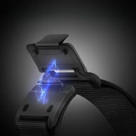 Bracelet en nylon noir pour Apple Watch avec fermeture magnétique affichant un effet lumineux bleu électrique.