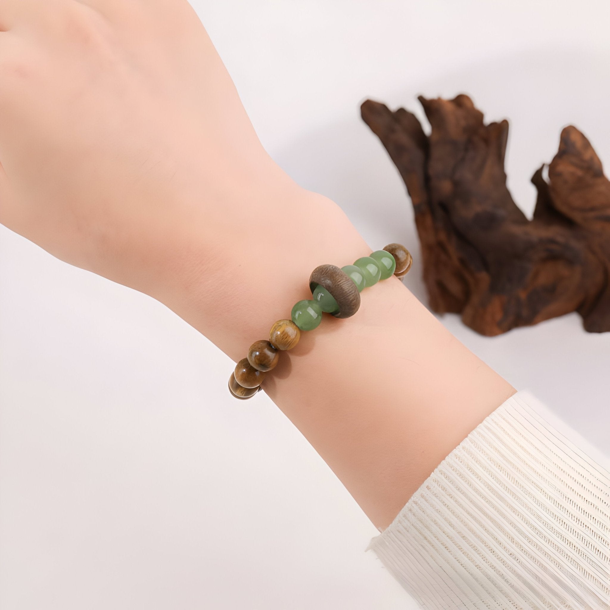 Bracelet en perle de bois pour femme, perles de verre, modèle Mae - La Boutique du Bracelet