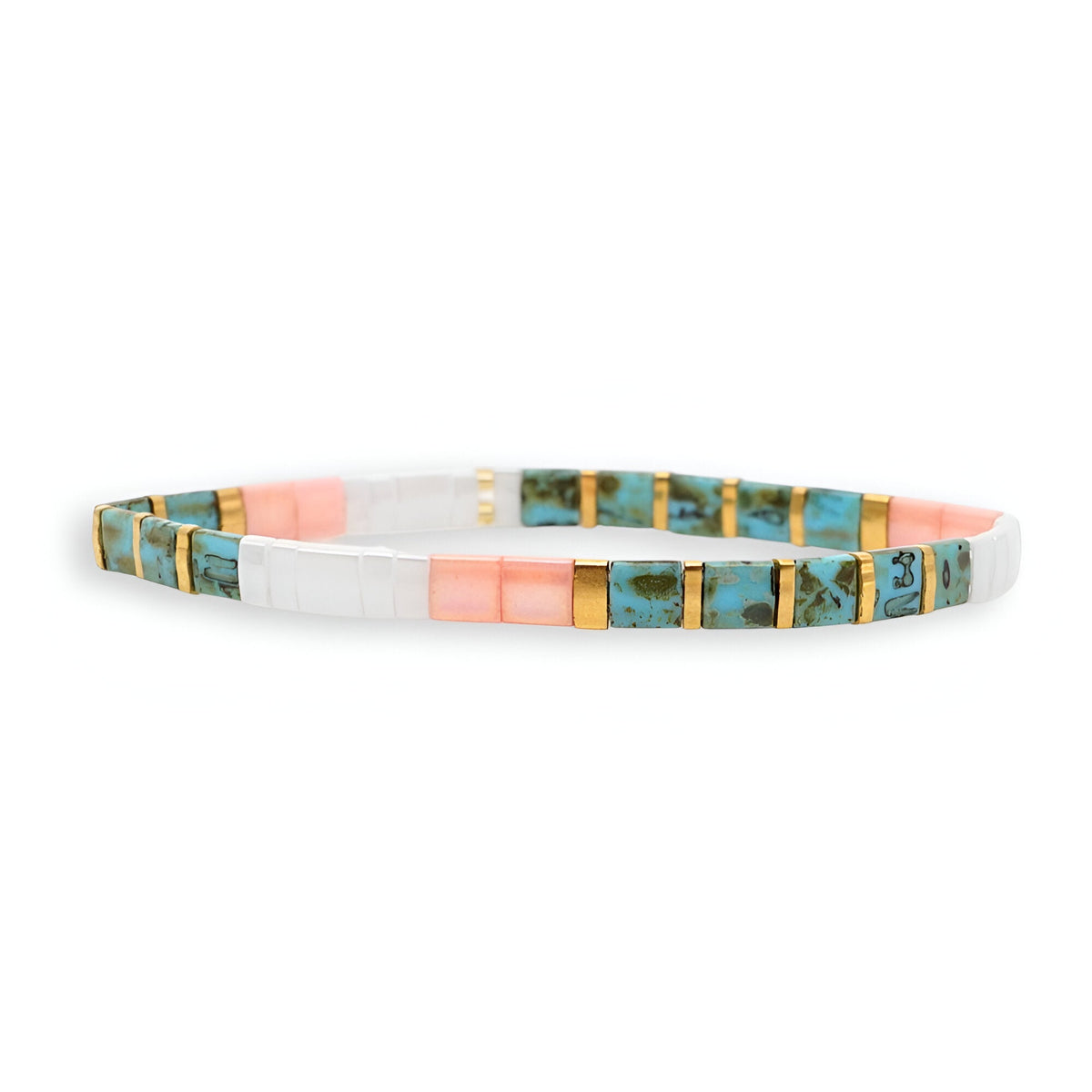 Bracelet fin en perles carrées bleu et corail avec détails dorés, style japonais moderne.