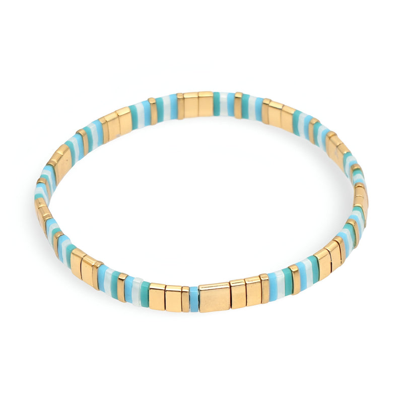 Bracelet pour femme en perles carrées bleu clair et or de style japonais, modèle Yukari.