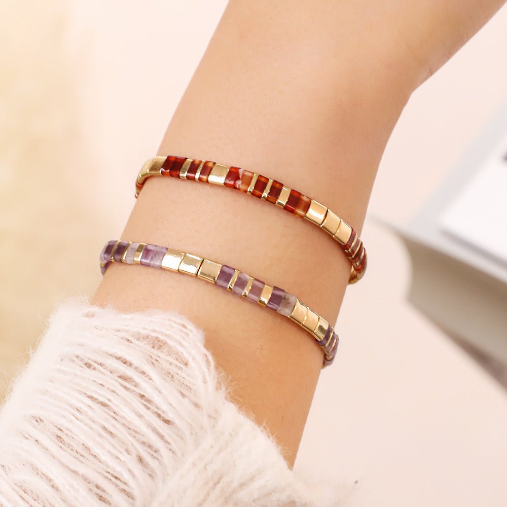 Bracelets souples à enfiler en perles japonaises multicolores avec accents dorés, effet lumineux raffiné.