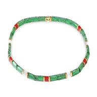 Bracelet femme perles rectangulaires vertes, accents rouges et dorés, style Noël Santana.