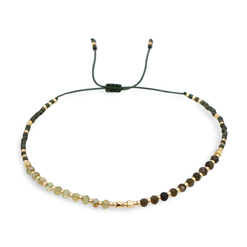 Bracelet fin à perles heishi beige et marron avec cristal, cordon noir ajustable.