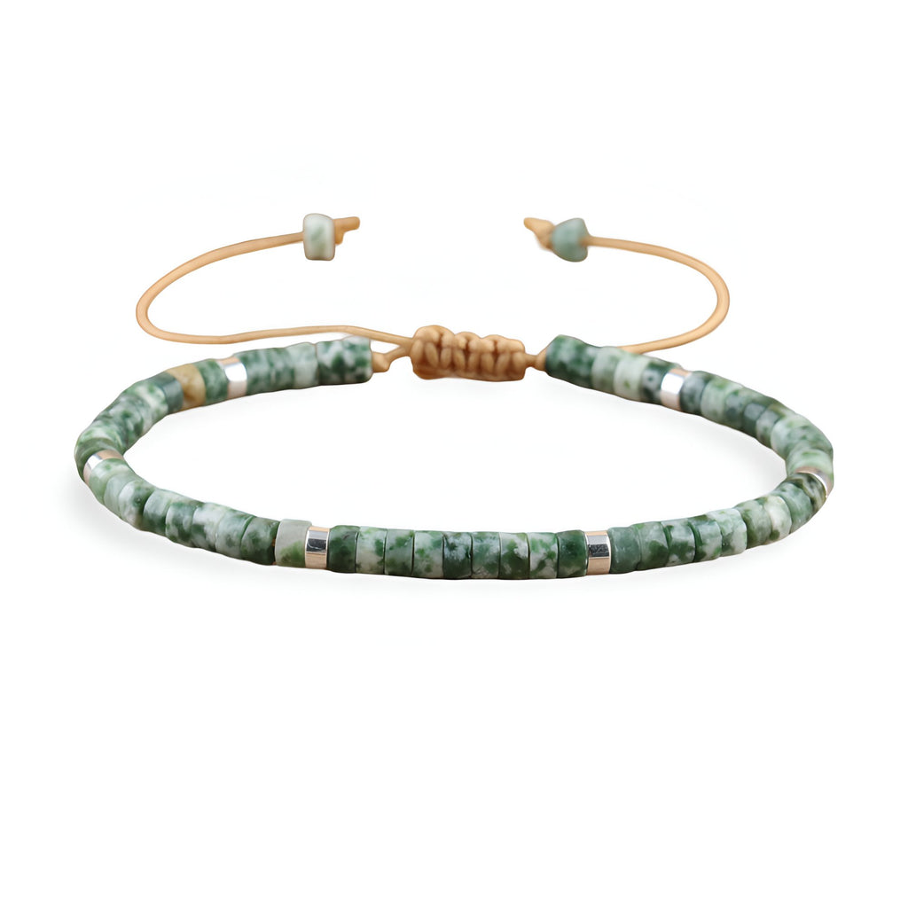 Bracelet mixte en perles heishi de jade tacheté vert avec lien réglable en corde beige.