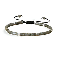 Bracelet mixte en perles heishi et labradorite grise avec fermoir coulissant noir.