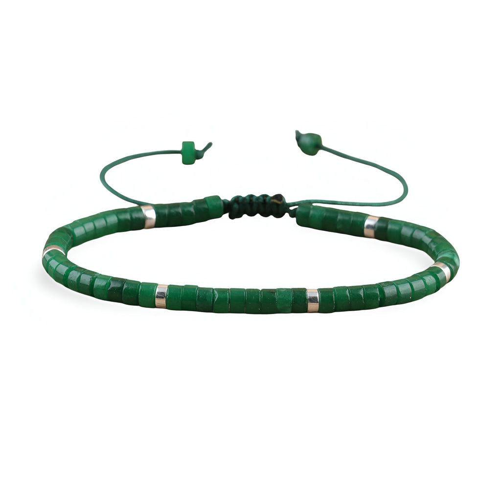 Bracelet mixte en perles heishi vertes en jade avec intercalaires argentés et cordon ajustable noir.