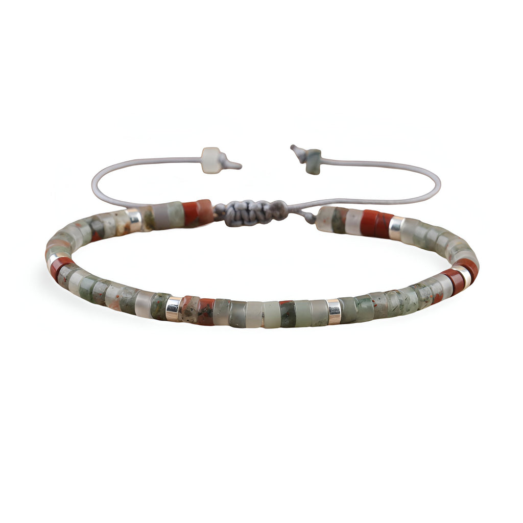 Bracelet mixte en perles heishi gris et jaspe sanguin avec fermoir coulissant noir.