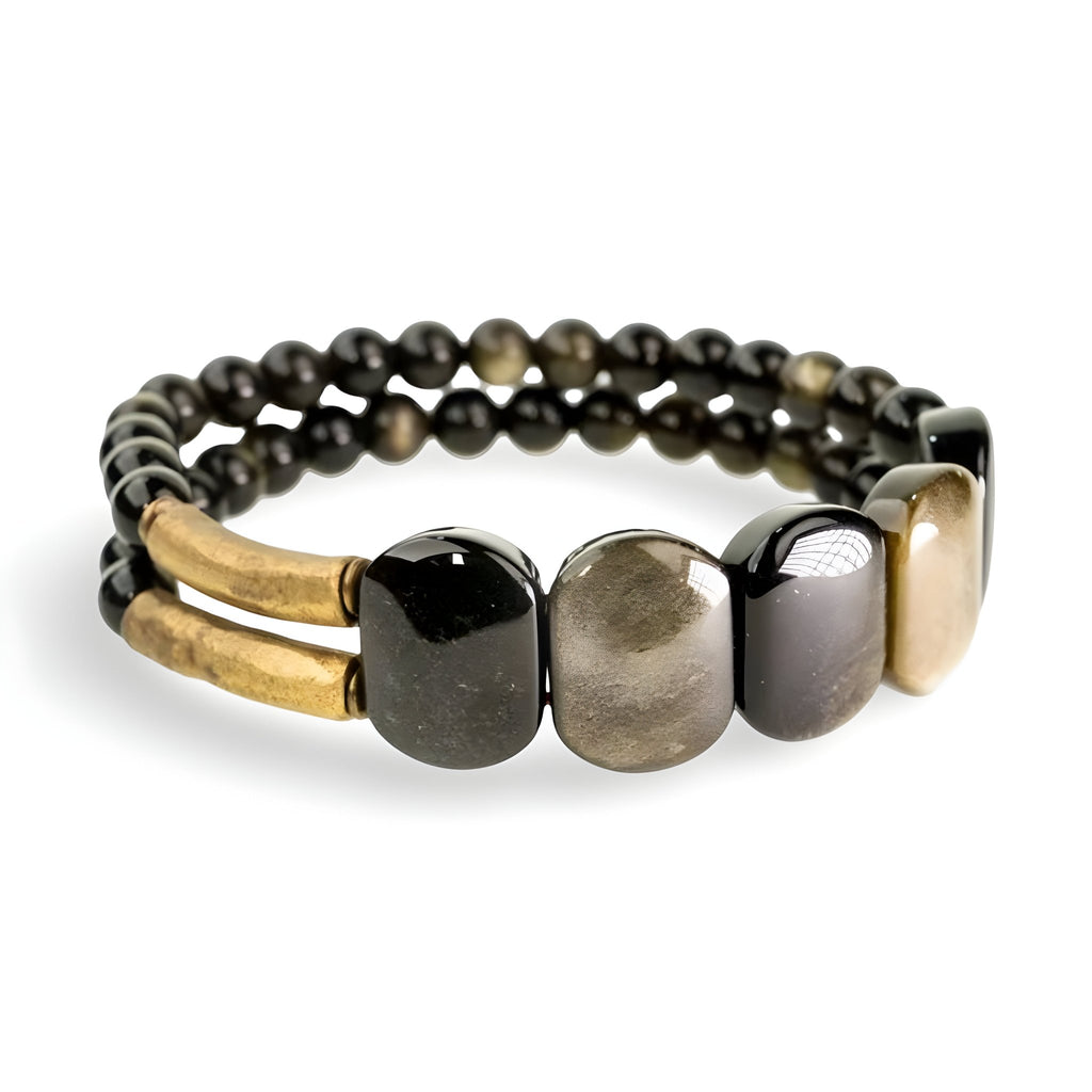Bracelet double rang en perles noires d'obsidienne dorée et éléments en laiton poli, style Anica.