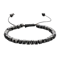 Bracelet ajustable en cordon noir avec perles carrées en acier inoxydable gris anthracite mat.