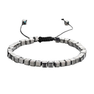 Bracelet ajustable en pierres de cristal autrichiennes carrées gris métallisé avec cordon noir tressé.