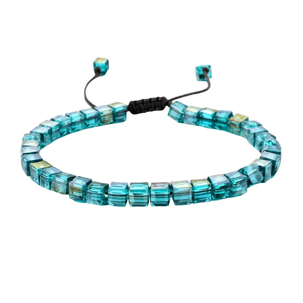 Bracelet ajustable cordon noir avec pierres de cristal autrichiennes bleu turquoise carrées.