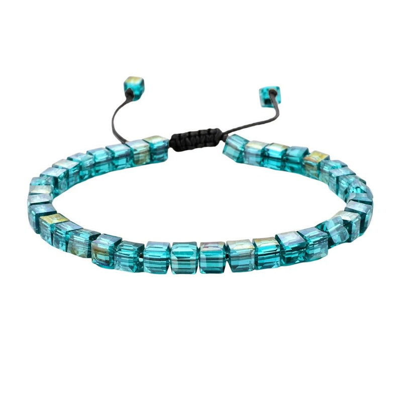 Bracelet ajustable cordon noir avec pierres de cristal autrichiennes bleu turquoise carrées.