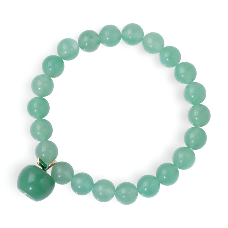 Bracelet mixte en aventurine avec perles rondes lisses et charm pomme vert pâle en pendentif.