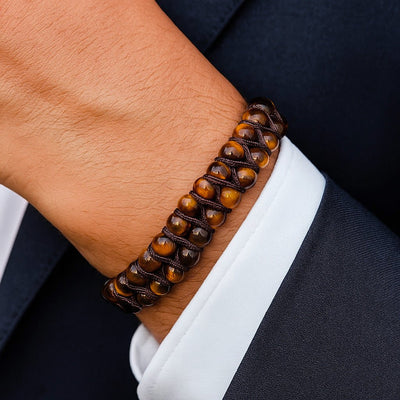 Bracelet double rang en pierres naturelles œil de tigre, cordage marron foncé, style masculin élégant.