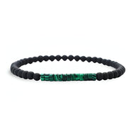 Bracelet fin pour homme en perles noires mates et pierres naturelles vertes malachite.