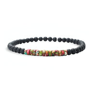 Bracelet fin pour homme en perles noires mates avec pierre multicolore au centre.