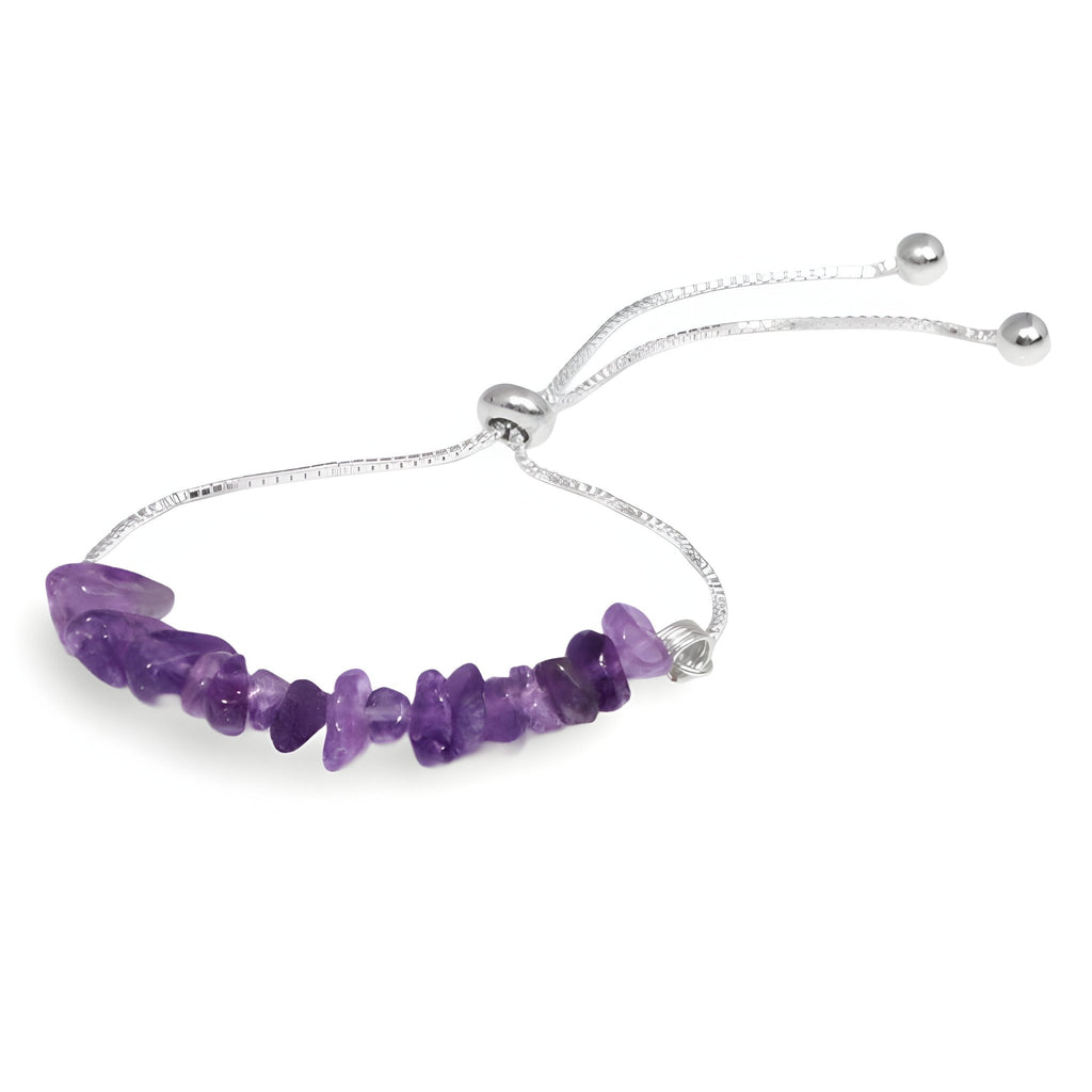 Bracelet ajustable en argent avec pierres naturelles améthystes taillées en formes irrégulières violettes.
