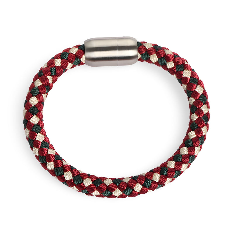Bracelet tressé en polyester rouge, noir et blanc avec fermoir métallique argenté mat.