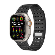 Bracelet en silicone noir perforé, ajustable, style sportif pour Apple Watch, résistant à l'eau.