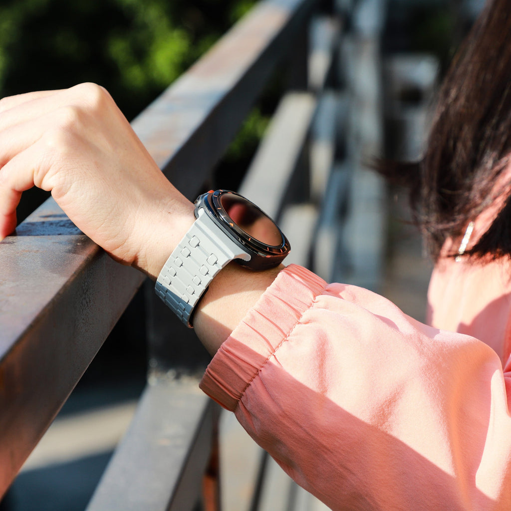 Bracelet en silicone magnétique, pour montre connectée, pour Samsung Galaxy Watch Ultra, modèle Tylor - La Boutique du Bracelet