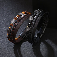 Bracelet multi-rangs en simili cuir tressé marron avec pierres naturelles œil de tigre et pendentif arbre de vie métallique.