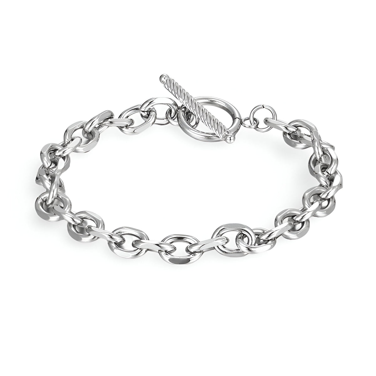 Bracelet pour homme en titane argenté avec maillons ovales et fermoir en T robuste.