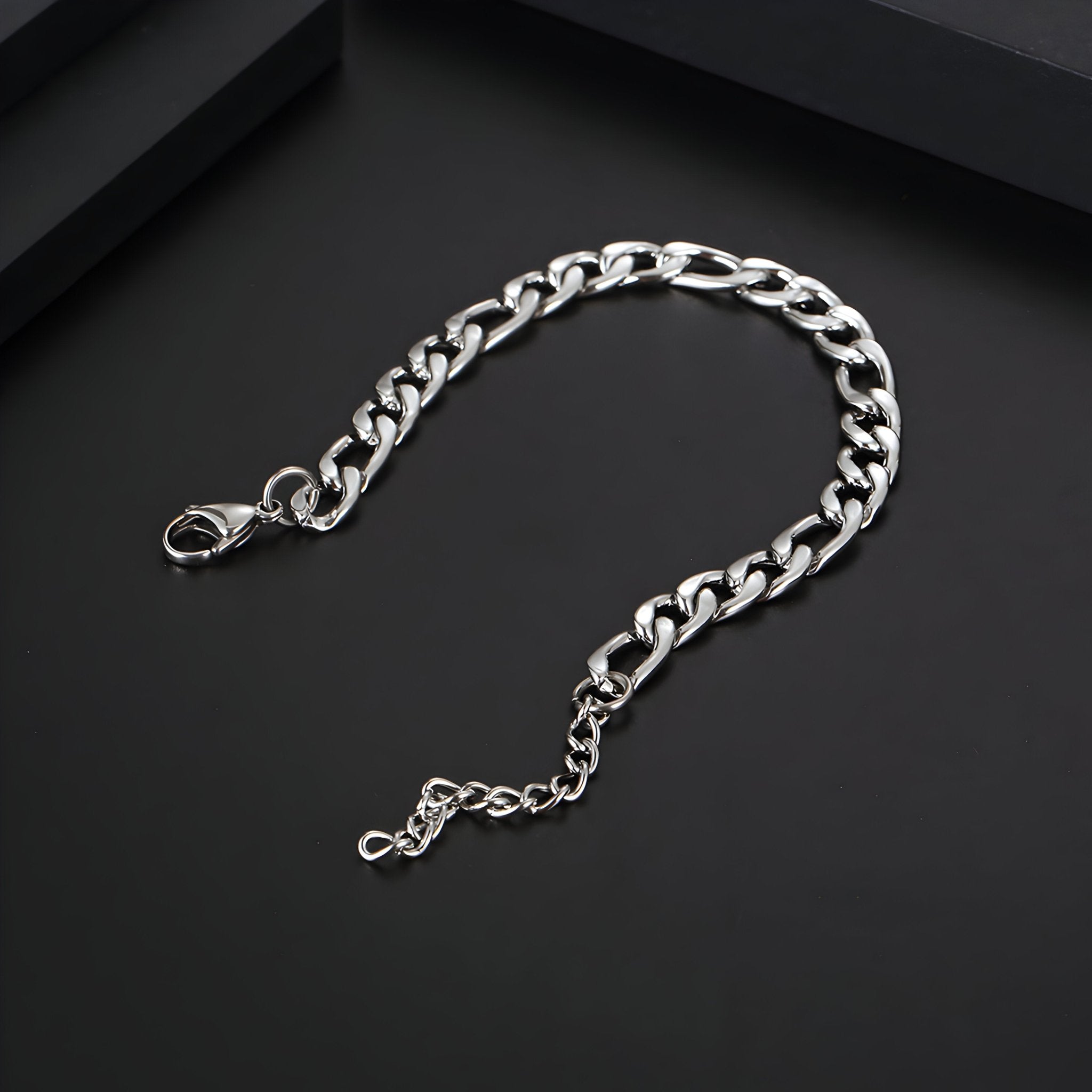 Bracelet en titane, maille figaro, un classique pour homme, modèle Denis - La Boutique du Bracelet