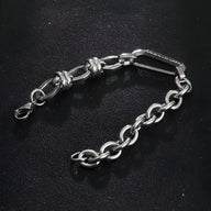 Bracelet homme titane argenté, maille forçat épaisse, fermoir mousqueton robuste.