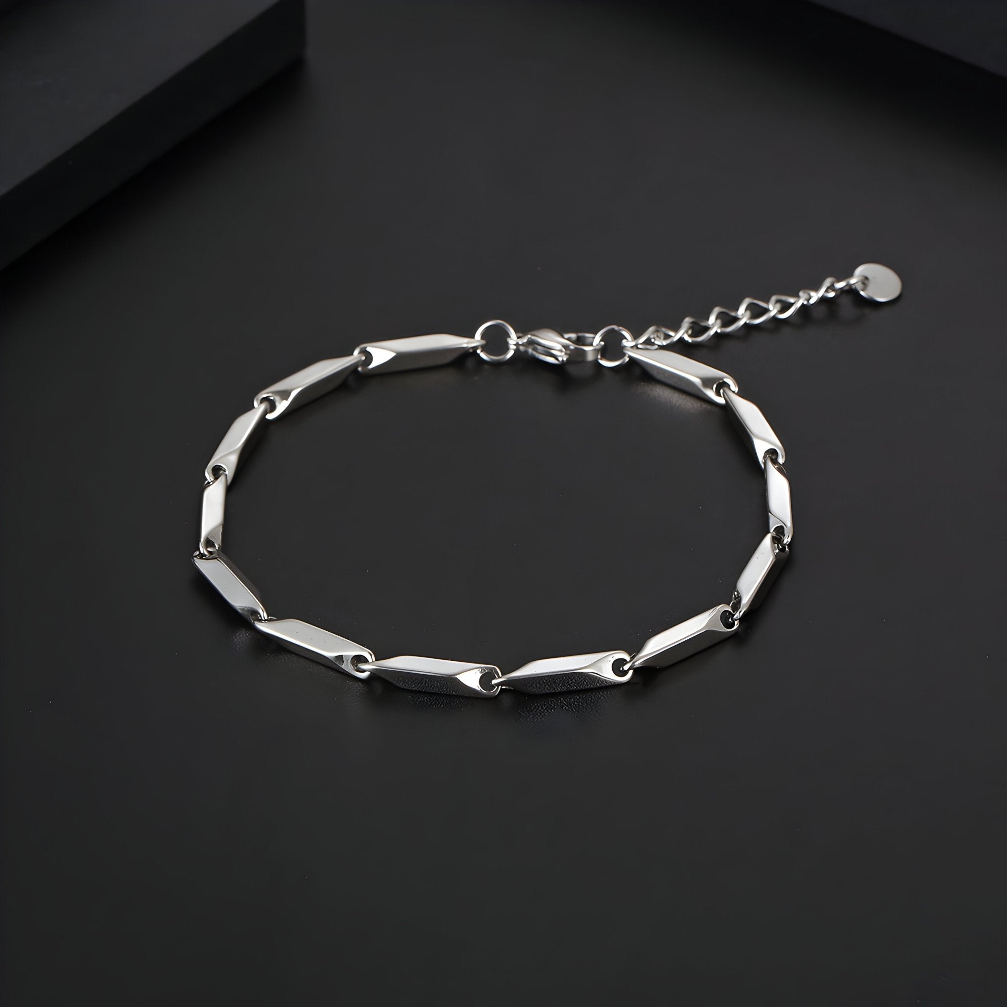 Bracelet en titane, maille irrégulière, le raffinement pour homme, modèle Miguel - La Boutique du Bracelet