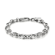 Bracelet homme en titane argenté avec maille marine brillante et fermoir sécurisé.