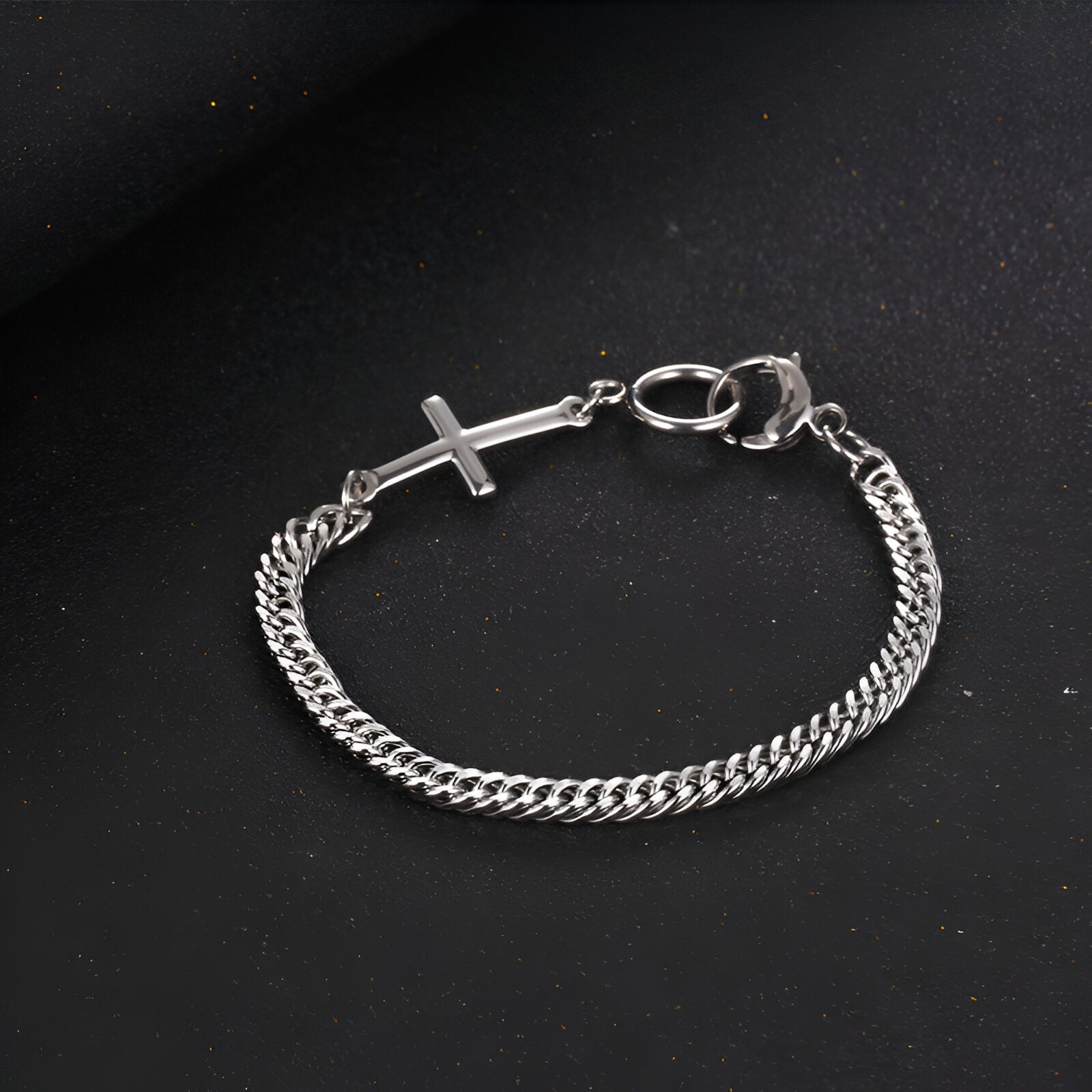 Bracelet en titane, maille serpent, ornement croix, pour homme, modèle Shane - La Boutique du Bracelet