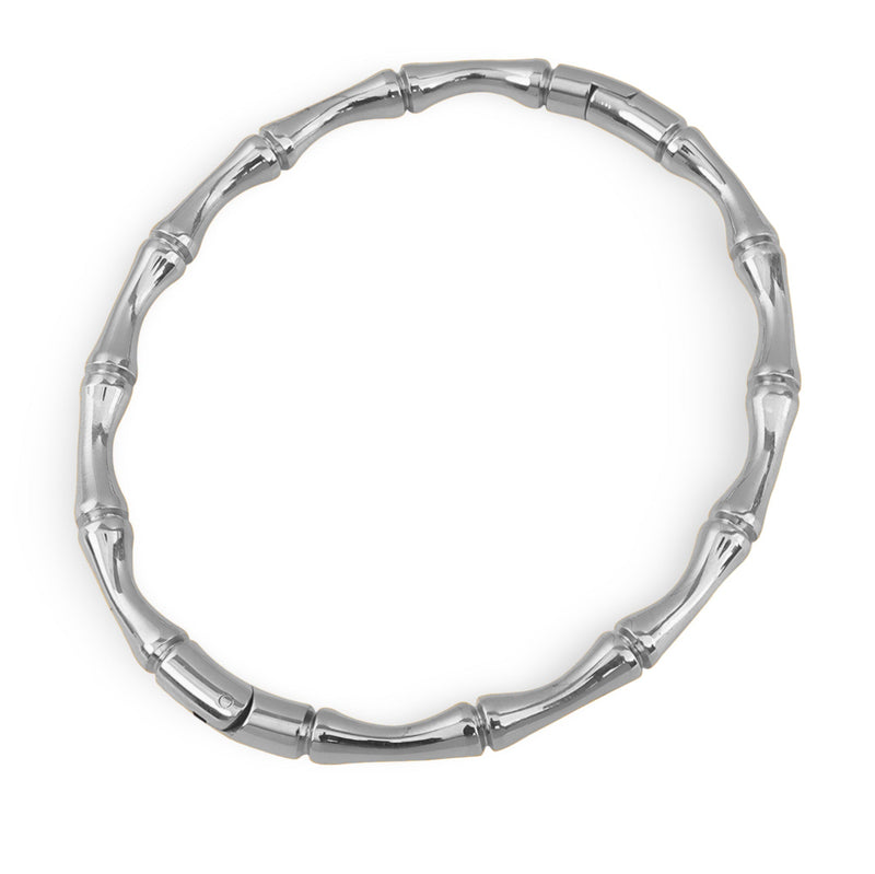Bracelet en titane effet bambou argenté, finition lisse et segments incurvés.
