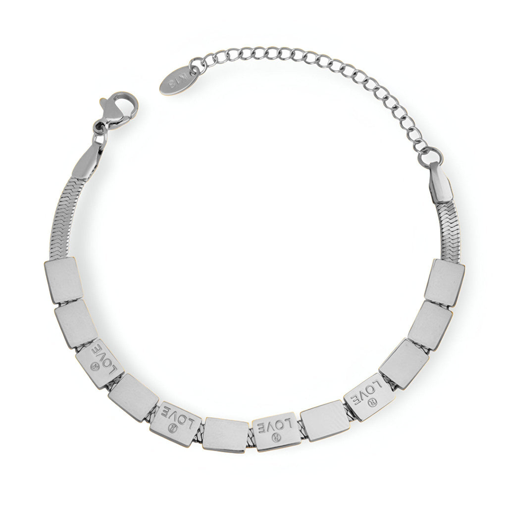 Bracelet ajustable en titane plaqué argent avec plaques gravées du mot "Love".