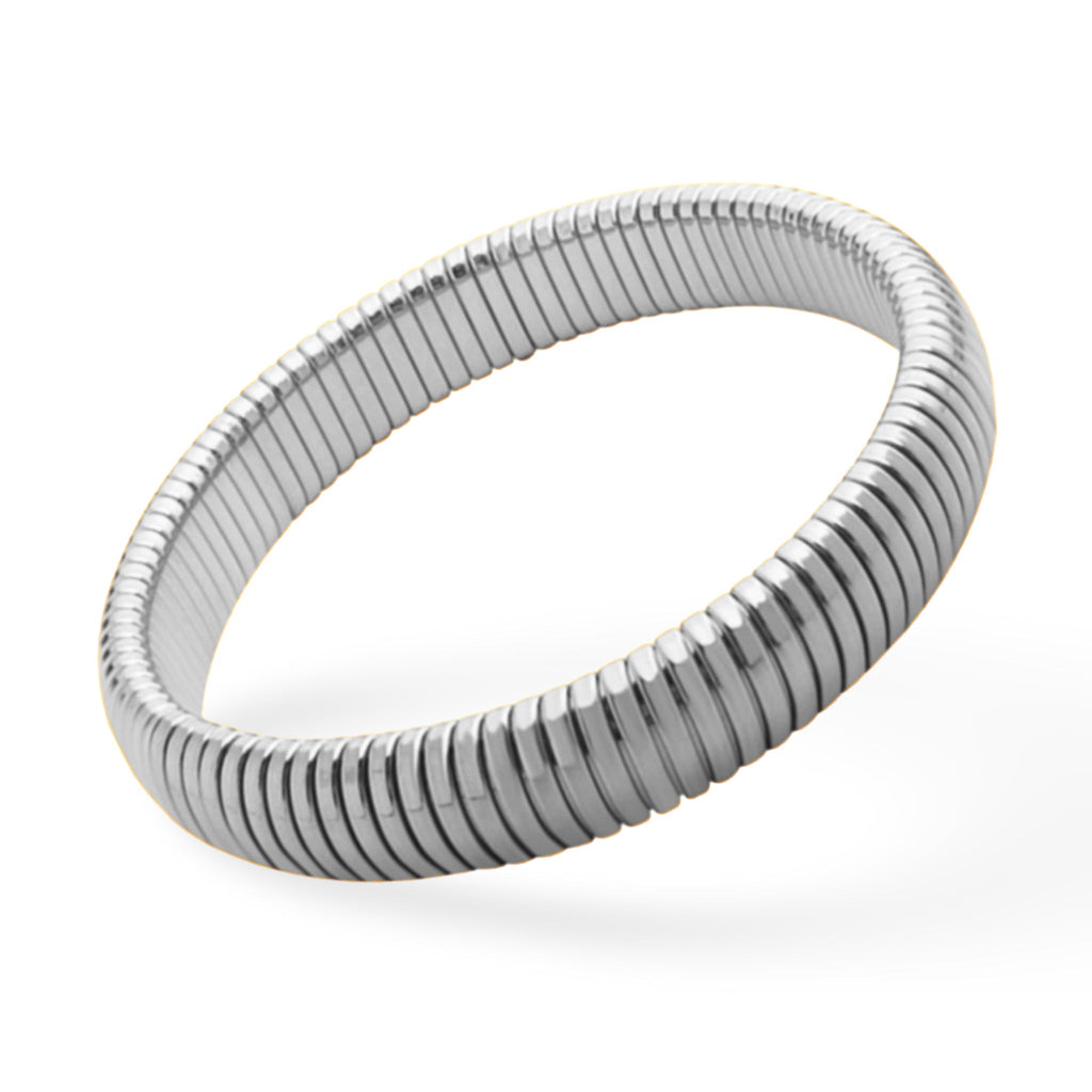 Bracelet jonc flexible en titane plaqué argent, design lisse et moderne.